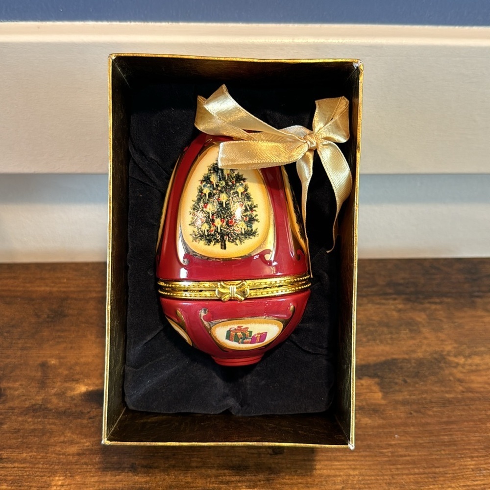 Christmas Musical Egg Christmas Ornament Silent night song in box works! - Picture 3 of 5
